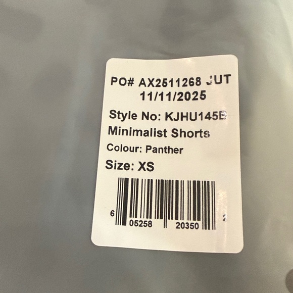 Comfrt Minimalist Shorts in Panther Black Leopard Size XS NWT - Picture 4 of 4